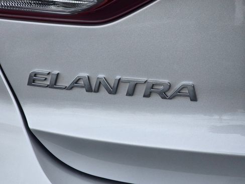 Used 2018 Hyundai Elantra Value Edition FWD image 31