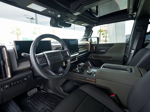 Used 2025 GMC Hummer EV 3X image 2