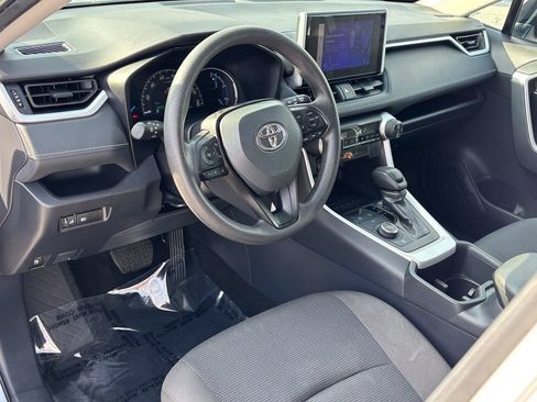Used 2025 Toyota RAV4 LE AWD/4WD image 16