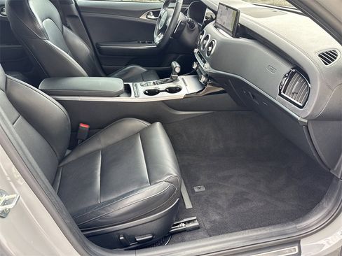 Used 2022 Kia Stinger GT1 image 13