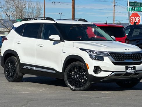 Certified 2023 Kia Seltos Nightfall Edition image 2