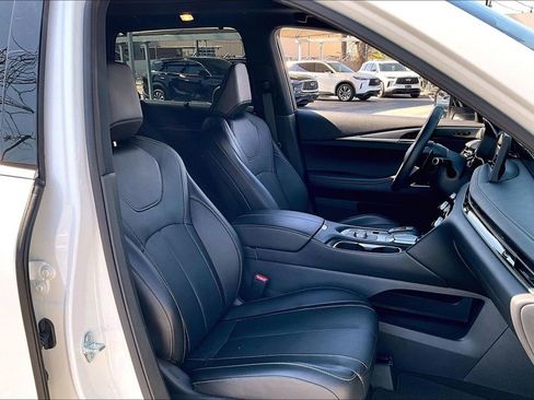 Certified 2025 INFINITI QX60 Luxe w/ Black Edition image 12