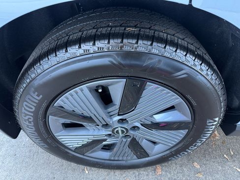 Used 2025 Nissan Murano SL w/ Cargo Package image 24