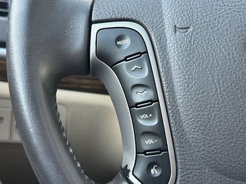 Used 2011 Hyundai Santa Fe Limited FWD image 22