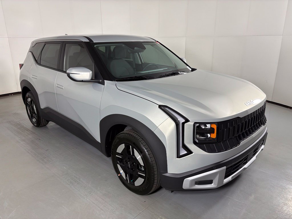New 2027 Kia Seltos LX FWD image 2