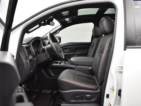 Used 2023 Nissan Titan PRO-4X w/ Pro-4x Convenience Package image 8