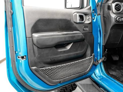 Used 2020 Jeep Wrangler Unlimited Sahara AWD/4WD image 37