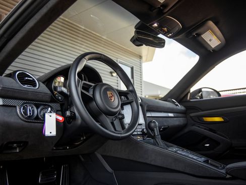 Certified 2024 Porsche 718 Cayman GT4 RS RWD image 4
