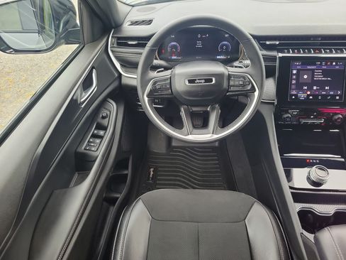 Used 2024 Jeep Grand Cherokee L Laredo RWD image 20
