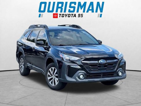 Used 2023 Subaru Outback Premium AWD/4WD image 1