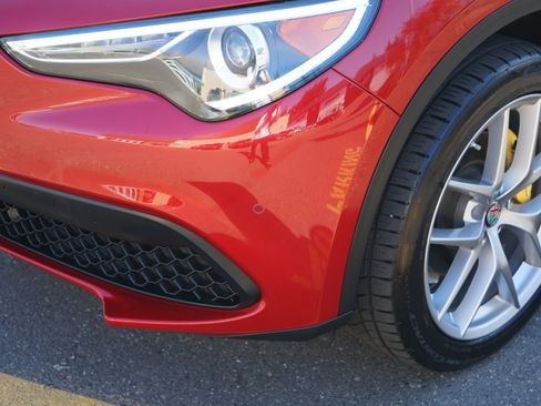 Used 2018 Alfa Romeo Stelvio Ti Lusso image 11