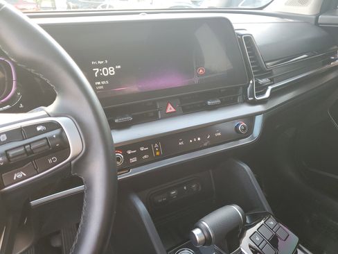 Used 2025 Kia Sportage EX w/ Premium Package image 27