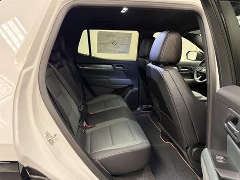 New 2026 GMC Terrain AT4 w/ LPO, Black Badging Package AWD/4WD image 17