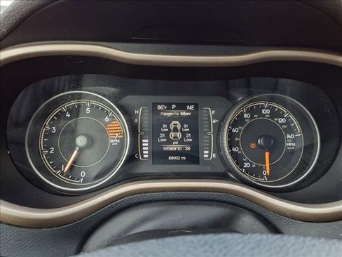 Used 2017 Jeep Cherokee Latitude w/ Safety/Convenience Group image 17