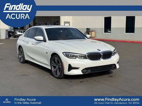 Used 2022 BMW 330e w/ Convenience Package image 1