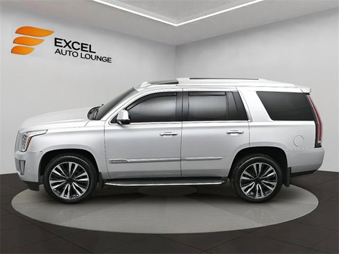 Used 2018 Cadillac Escalade Luxury image 45