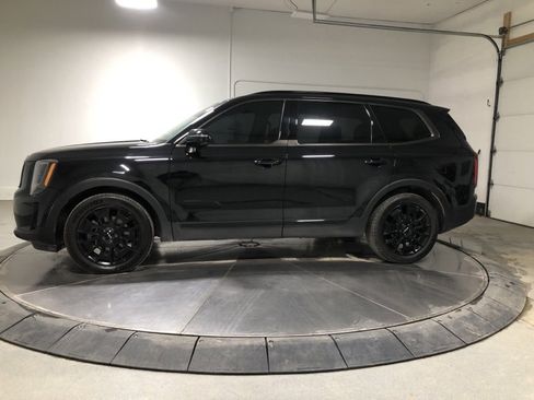 Used 2022 Kia Telluride SX w/ SX Prestige Package image 4