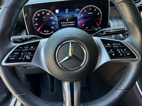 Used 2023 Mercedes-Benz GLC 300 4MATIC image 15