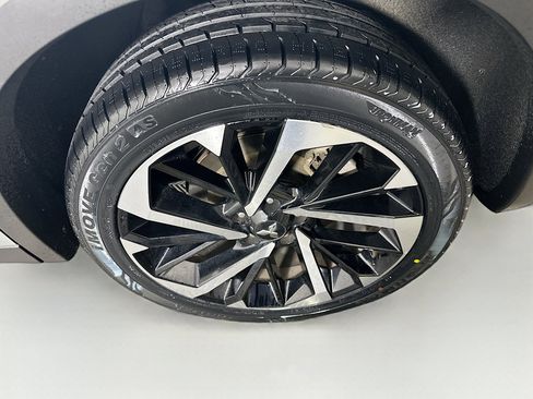 Used 2024 Mitsubishi Outlander SE image 11