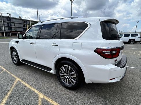 Used 2024 Nissan Armada SL w/ Captain's Chairs Package RWD image 4