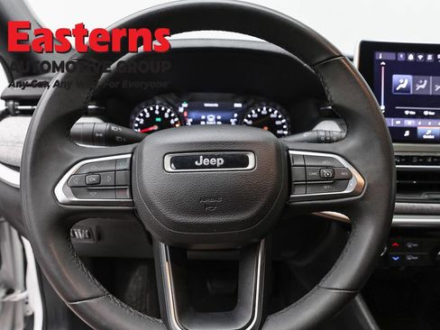 Used 2024 Jeep Compass Latitude AWD/4WD image 10