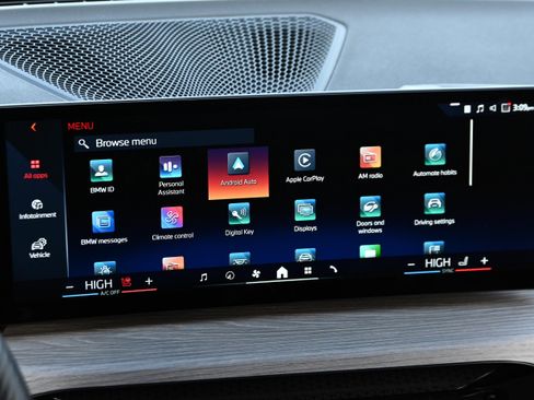 Used 2025 BMW 330i xDrive Sedan w/ Convenience Package image 18