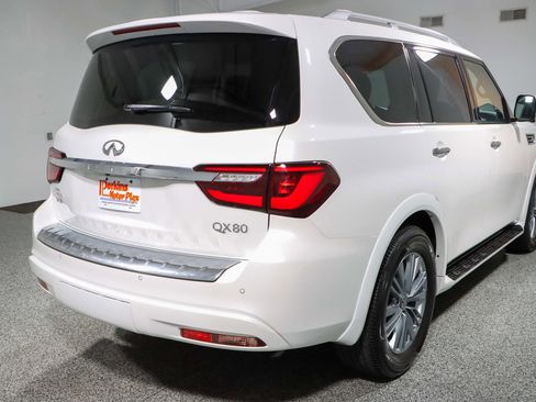 Used 2023 INFINITI QX80 Luxe w/ Cargo Package AWD/4WD image 7