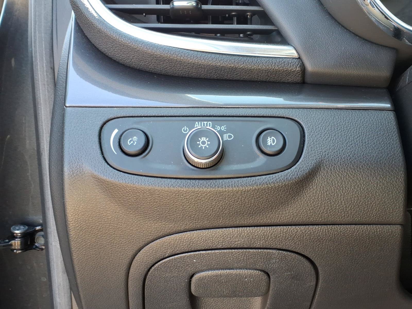 Used 2017 Buick Encore Essence w/ Experience Buick Package FWD image 22
