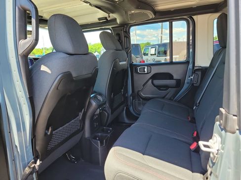 Used 2026 Jeep Wrangler Unlimited Rubicon AWD/4WD image 11