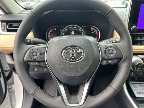 New 2025 Toyota RAV4 XLE image 28
