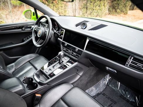 Used 2022 Porsche Macan S w/ Premium Package Plus image 27