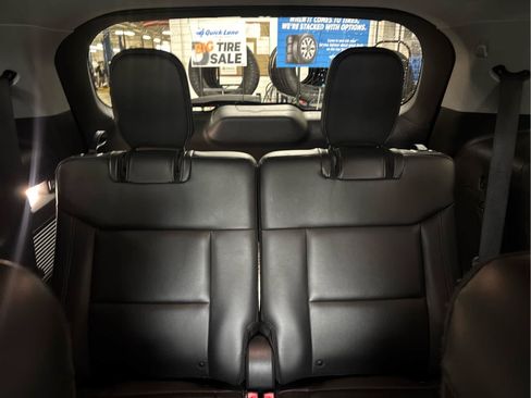 Certified 2024 Ford Explorer XLT w/ Equipment Group 202A AWD/4WD image 40