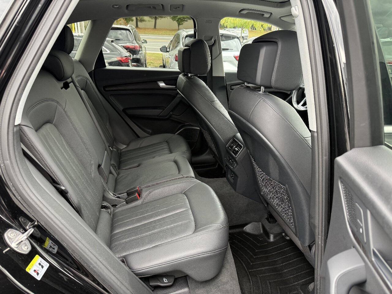Used 2018 Audi Q5 2.0T Premium Plus w/ Premium Plus Package AWD/4WD image 12