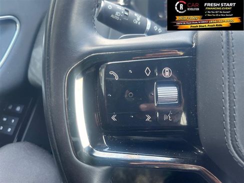 Used 2025 Land Rover Range Rover Velar Dynamic SE AWD/4WD image 28