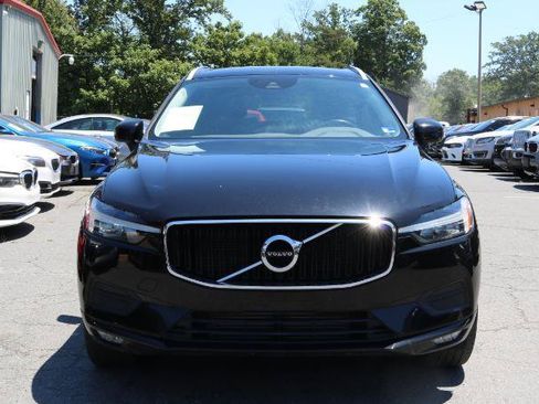 Used 2021 Volvo XC60 T5 Momentum w/ Protection Package Premier FWD image 2