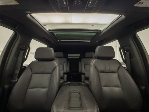 Used 2023 Chevrolet Suburban RST w/ Sport Performance Package image 13