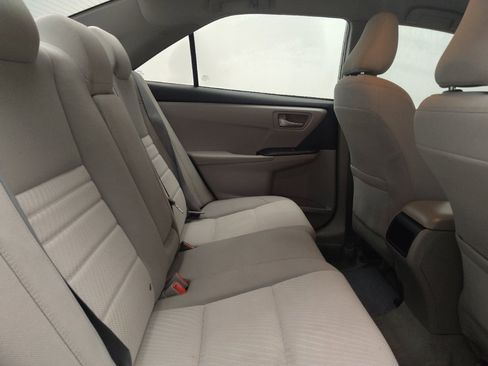 Used 2015 Toyota Camry LE FWD image 19