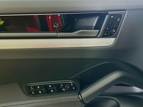 New 2026 Porsche Cayenne S AWD/4WD image 19
