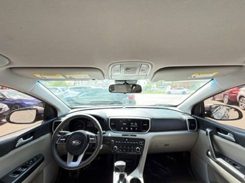 Used 2021 Kia Sportage LX image 32