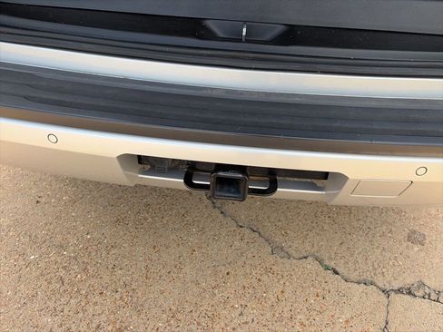 Used 2016 Chevrolet Suburban LS image 10