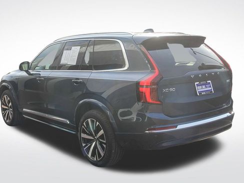 Certified 2025 Volvo XC90 B5 Core w/ Climate Package image 8