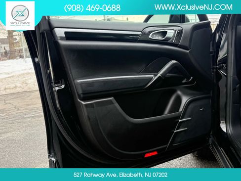 Used 2017 Porsche Cayenne Platinum Edition AWD/4WD image 7