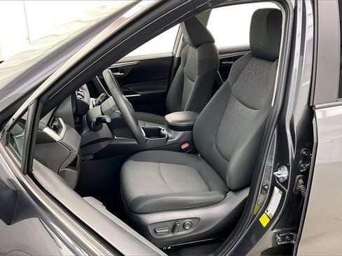 Used 2023 Toyota RAV4 XLE image 8