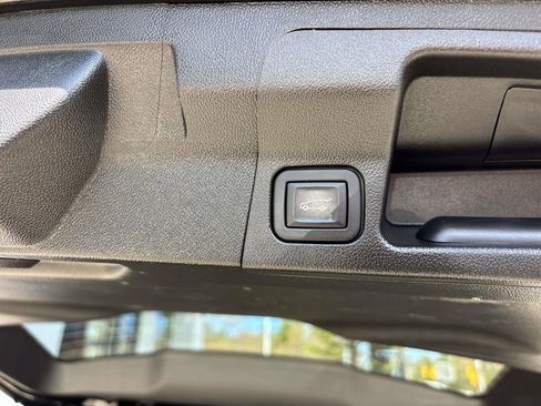 Used 2023 GMC Acadia SLE w/ Driver Convenience Package AWD/4WD image 13