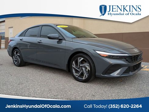 Certified 2025 Hyundai Elantra SEL image 1