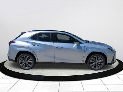 New 2026 Lexus UX 300h FWD image 3