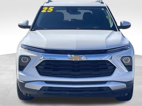 Used 2025 Chevrolet TrailBlazer LT w/ Convenience Package image 9