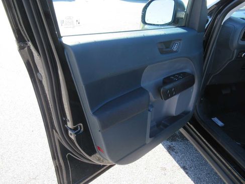 New 2025 Ford Maverick XL w/ Equipment Group 101A image 10