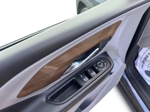 Used 2018 GMC Terrain SLE w/ Driver Convenience Package image 11