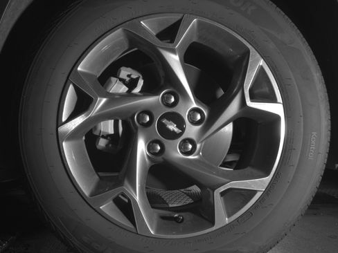 Used 2025 Chevrolet Trax LT FWD image 12